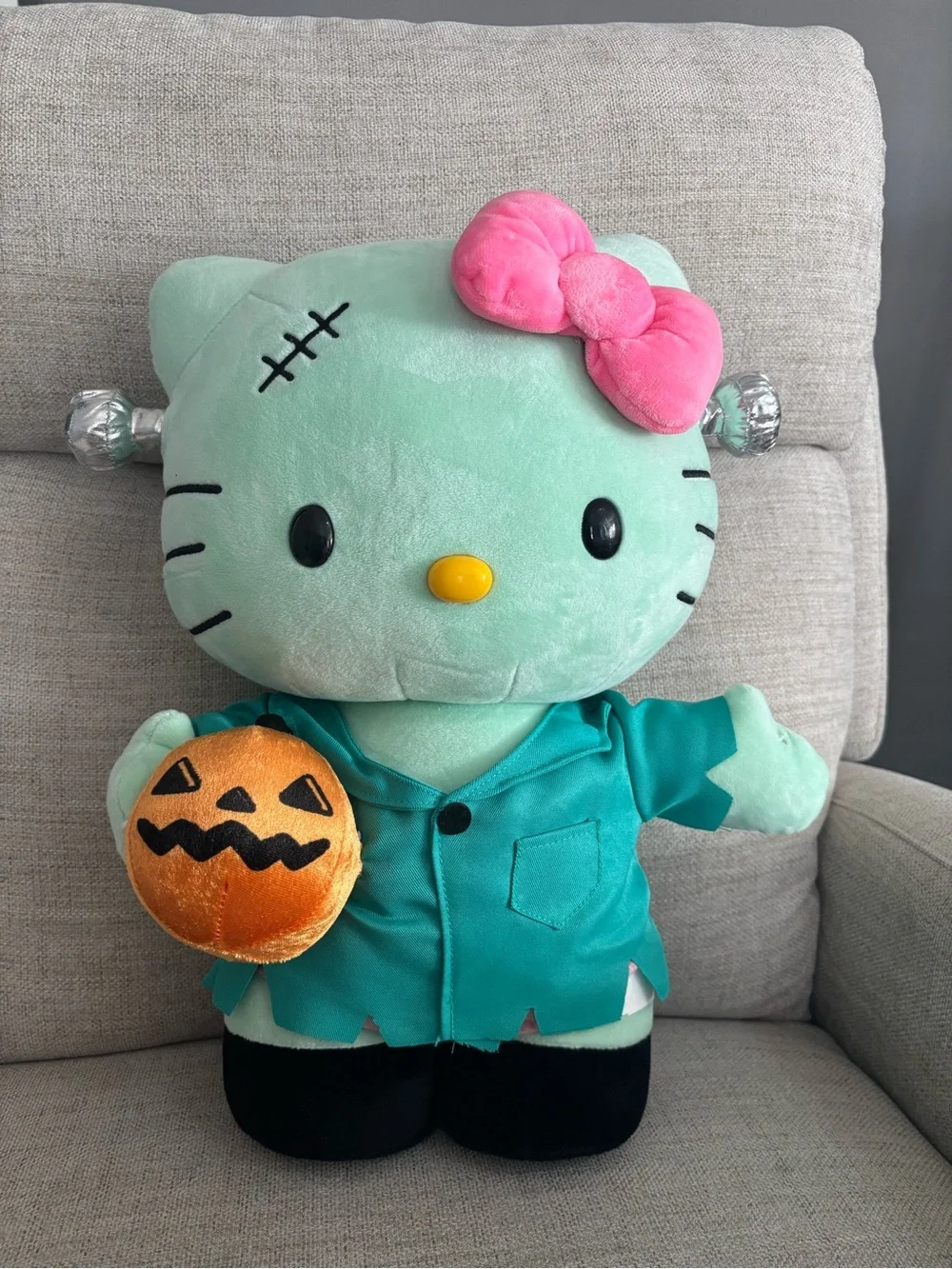 Hello Kitty Frankenstein Greeter